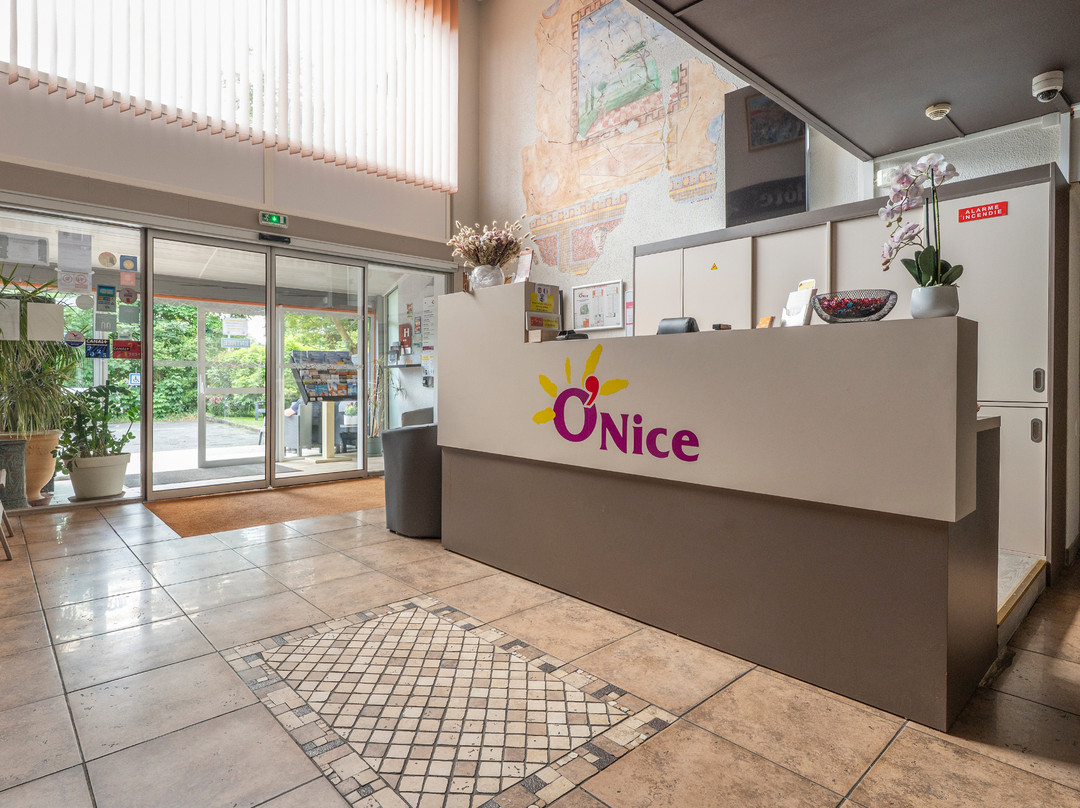Hôtel O'Nice Saintes主图