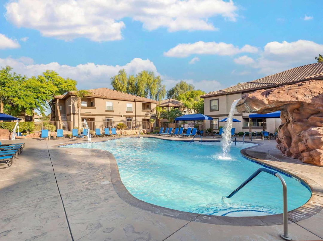 沙漠天堂度假村