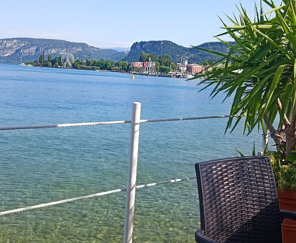 Lido Mirabello Beach-巴尔多利诺必去景点