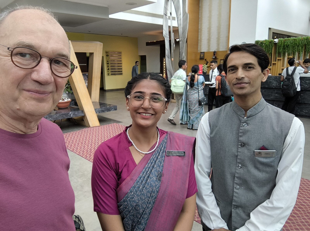 萨亚吉酒店主图