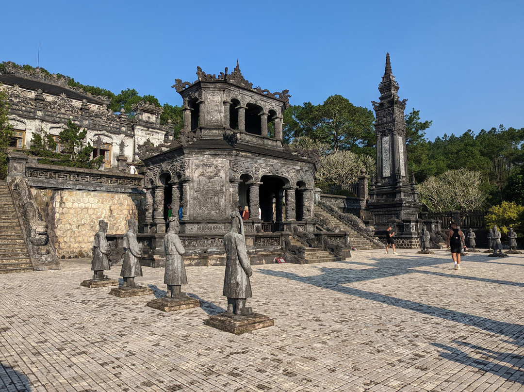 Imperial Tomb of Dong Khanh-顺化必去景点