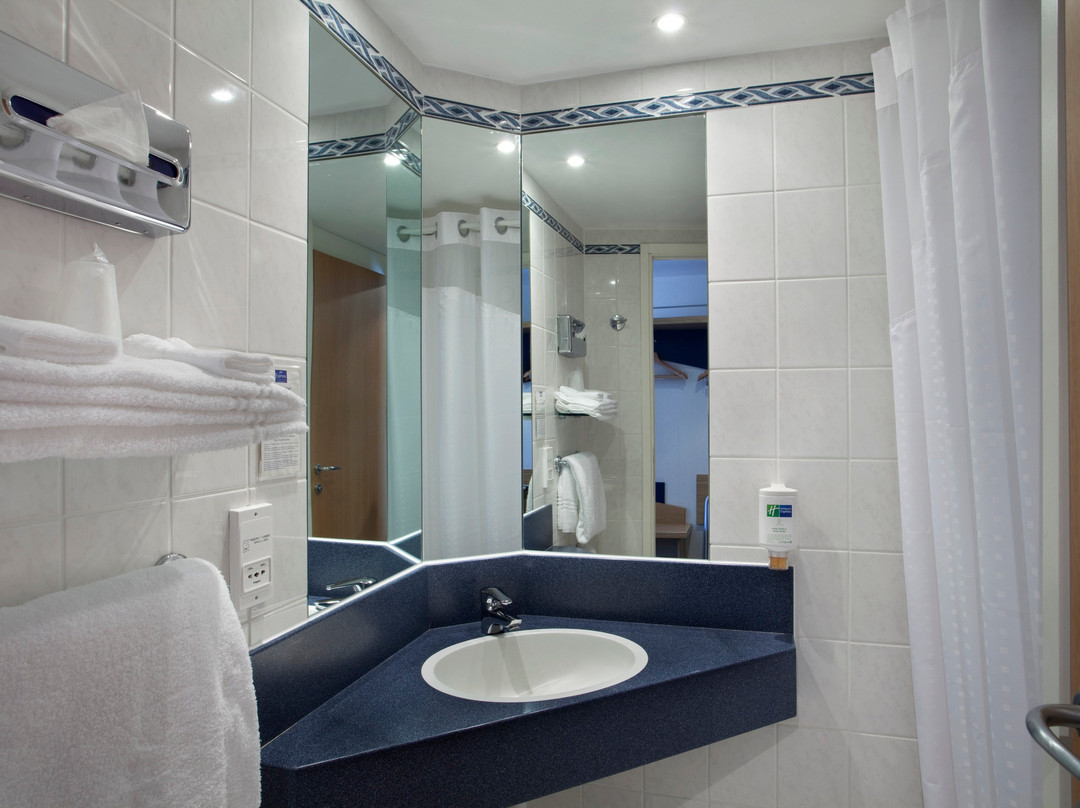 日内瓦机场快捷假日酒店主图