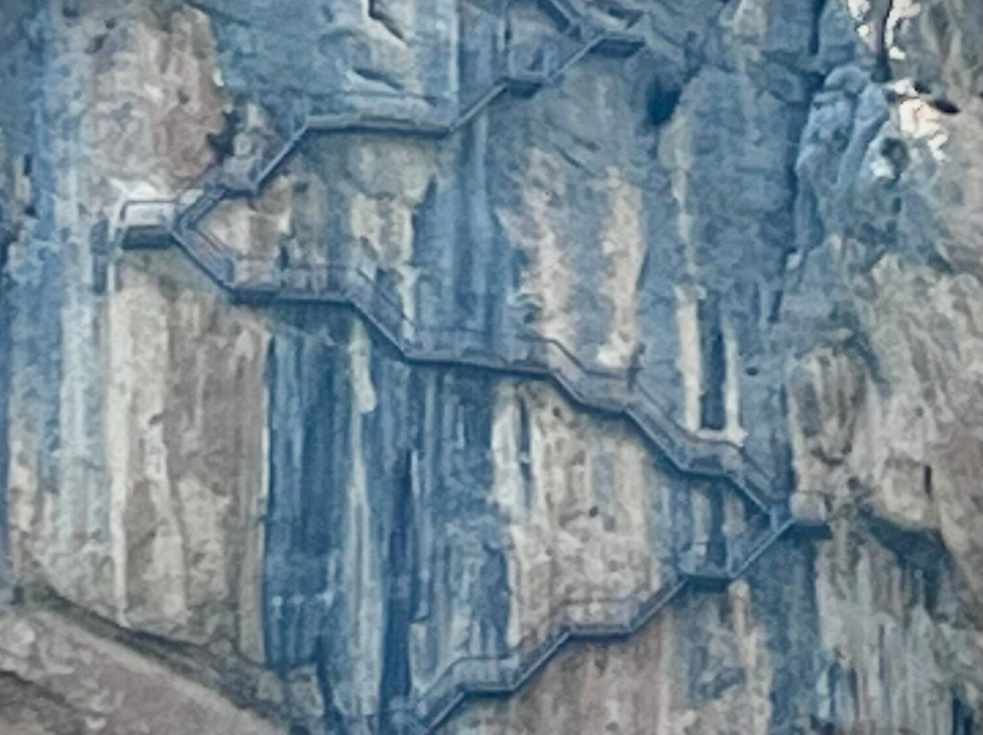 Kayaking Mont Rebei-Puente de Montanana必去景点