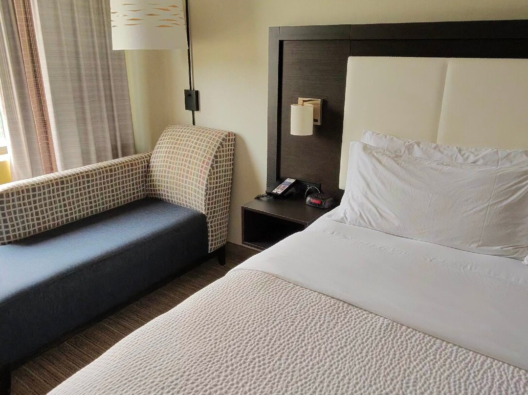 Holiday Inn Express & Suites Waterville - North By IHG主图