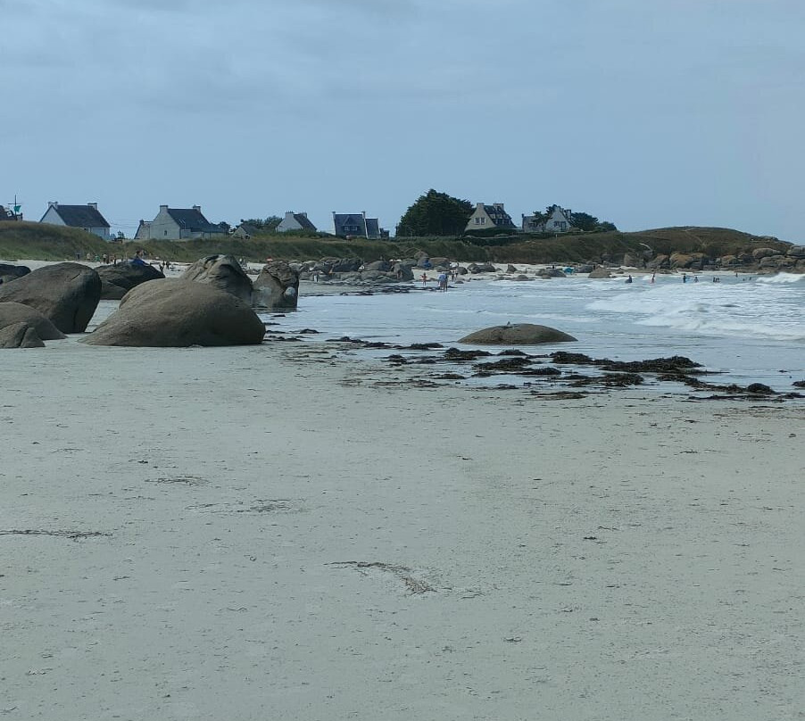 Plage de Boutrouilles-Kerlouan必去景点