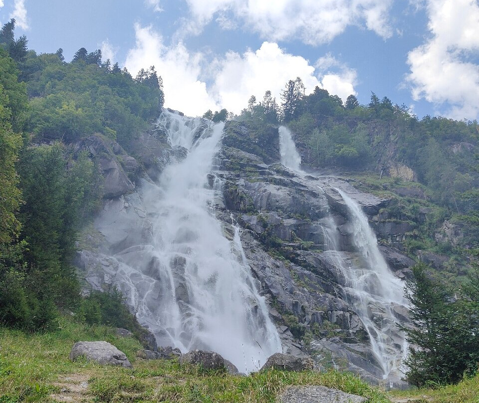 Cascate Val Genova-平佐洛必去景点