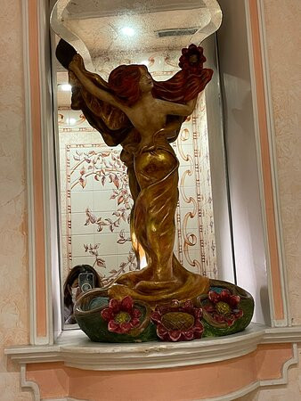 艾薇达宫殿酒店主图