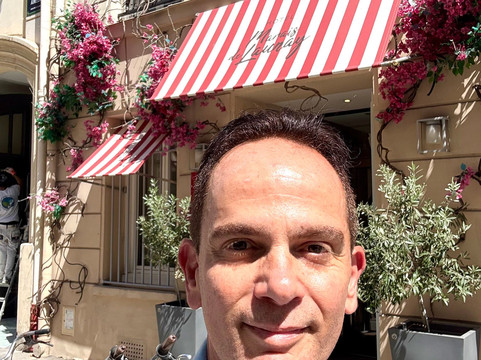 巴士底洛奈酒店主图