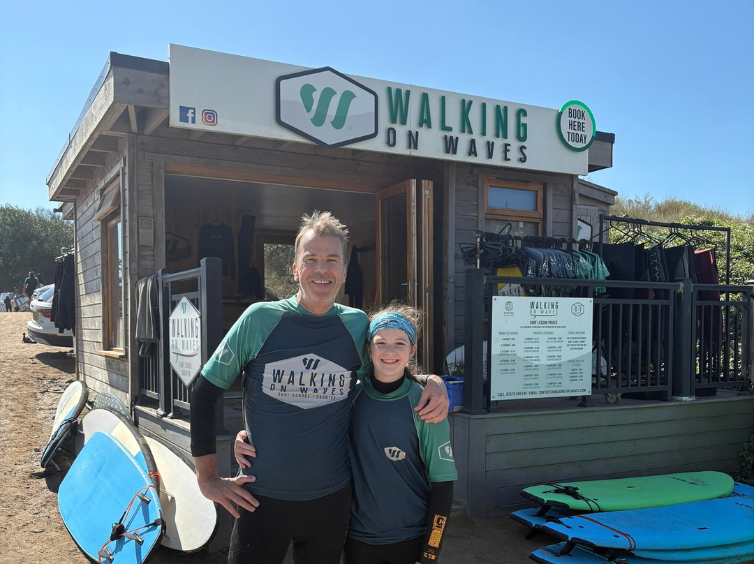 Walking On Waves Surf School-Saunton必去景点