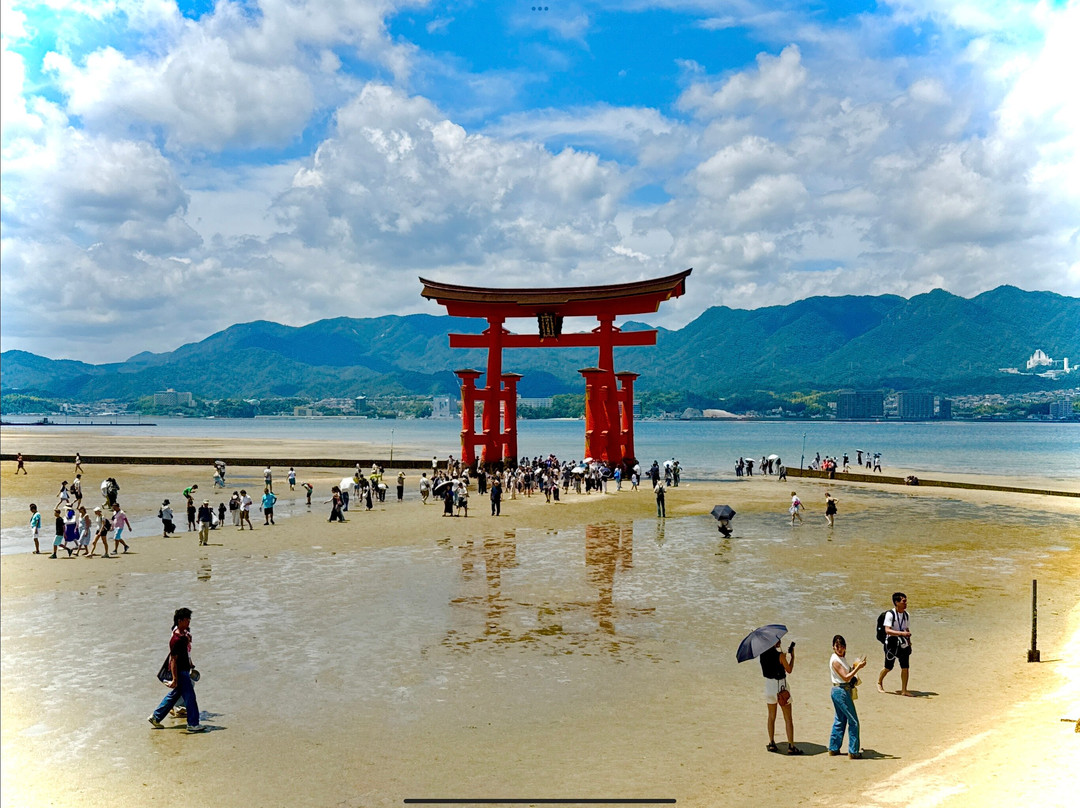 Itsukushima Shrine Torii-廿日市市必去景点