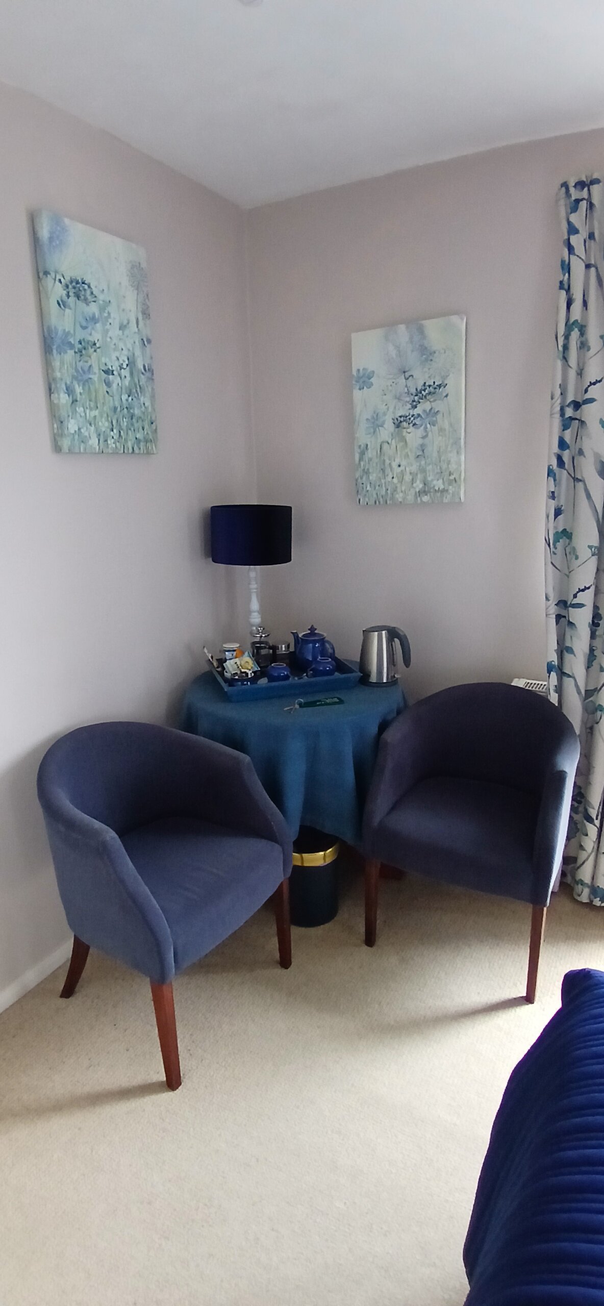 The Whiteleaf-客卧