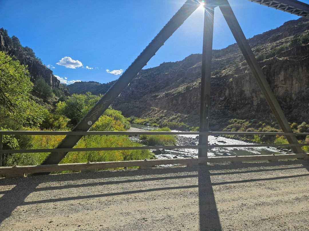 John Dunn Bridge-Arroyo Hondo必去景点