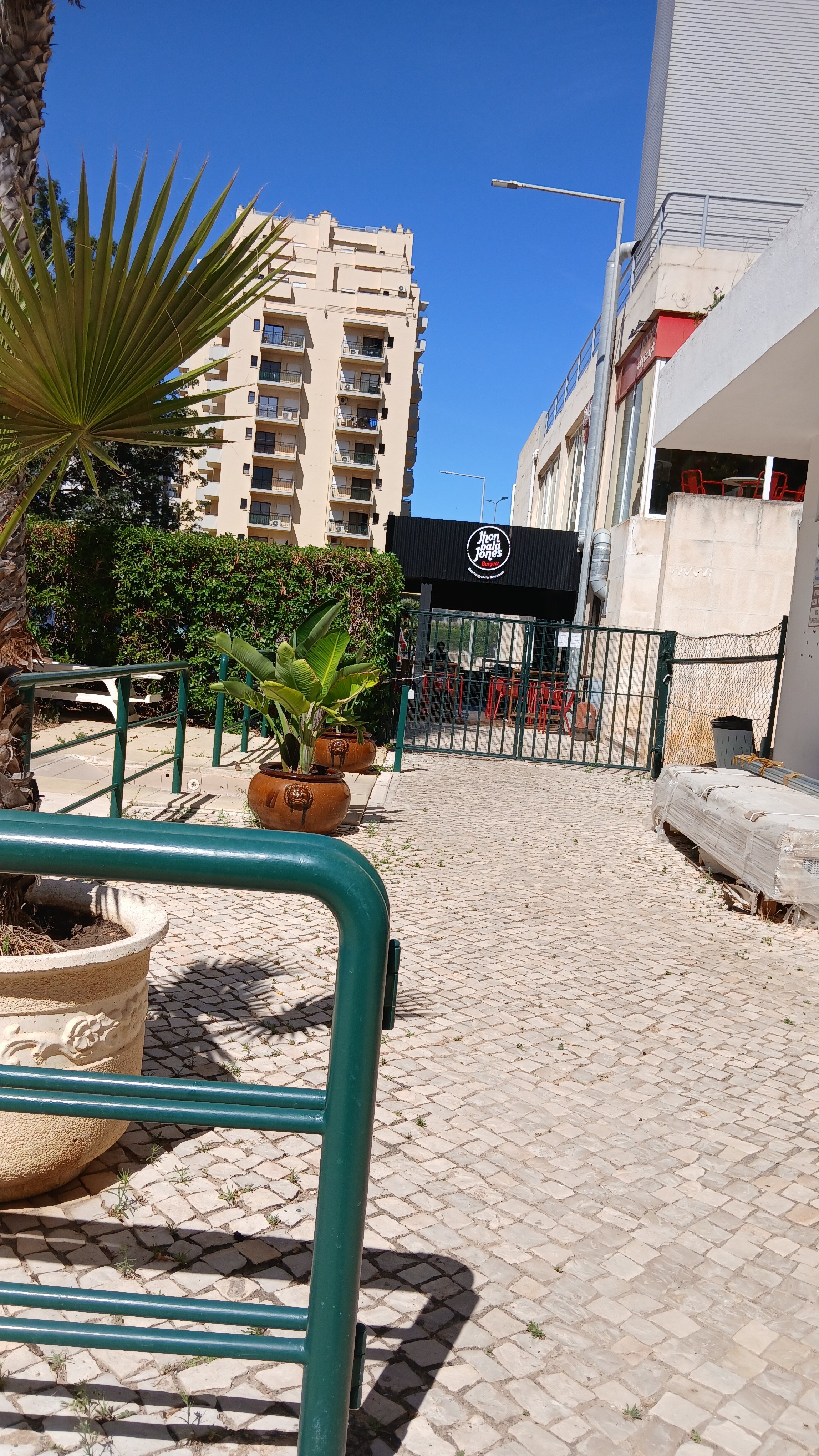 Apartamentos Jardins da Rocha-泳池