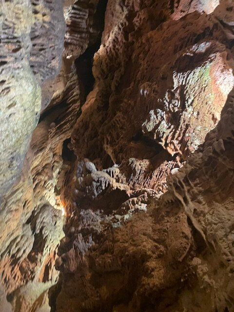 Grutas de Santo Antonio-Alvados必去景点