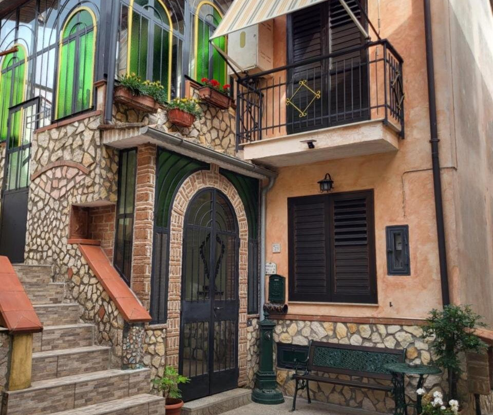 Amodio Apartments