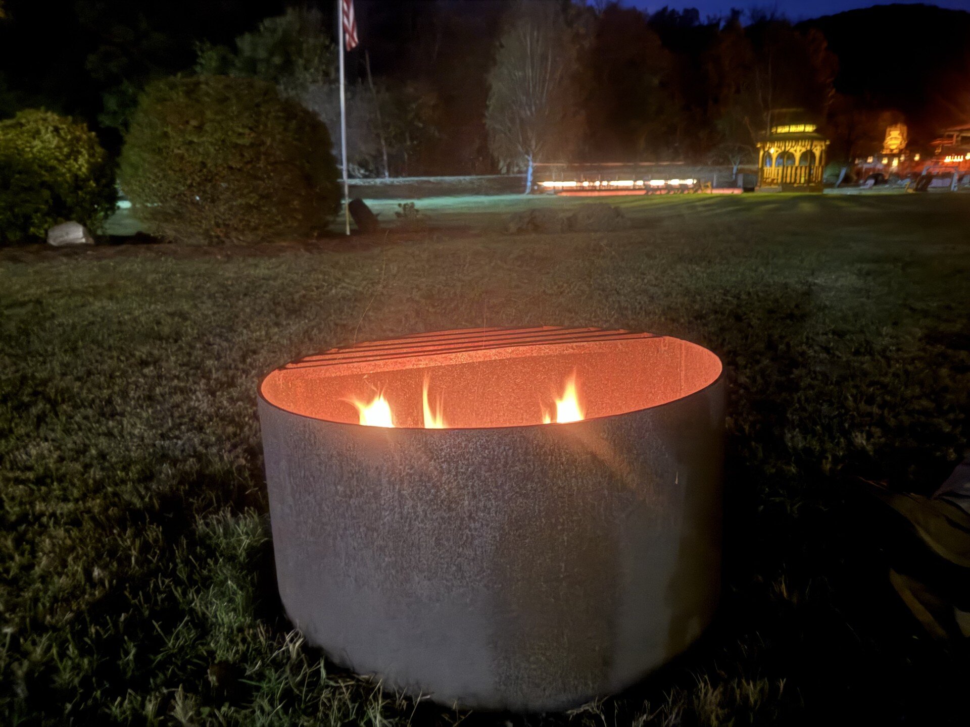Smoke Hole Caverns & Log Cabin Resort-浴室