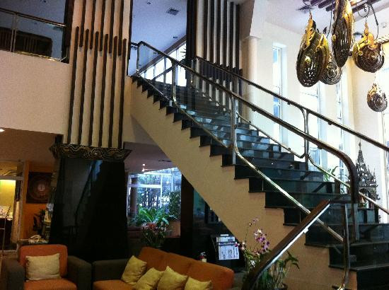 隆披尼公园品尼高酒店主图