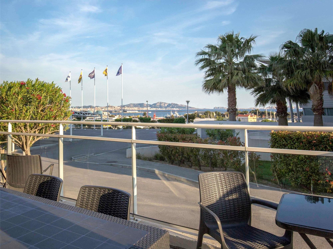 马赛埃斯塔克宜必思快捷酒店主图