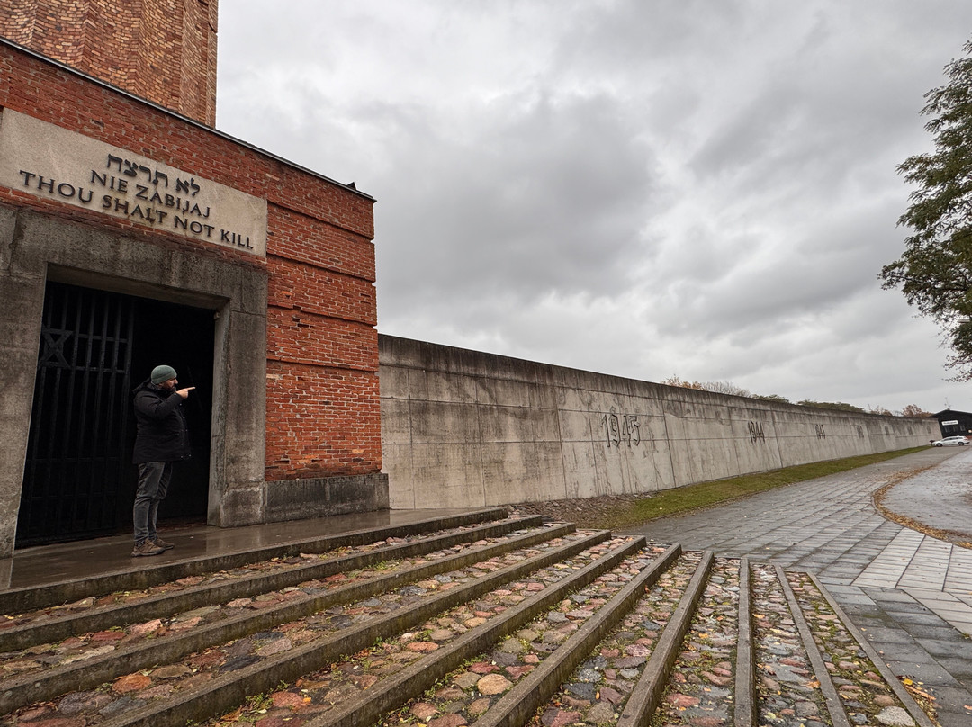 Private Auschwitz Guide By Piotr Malarek-奥斯威辛必去景点