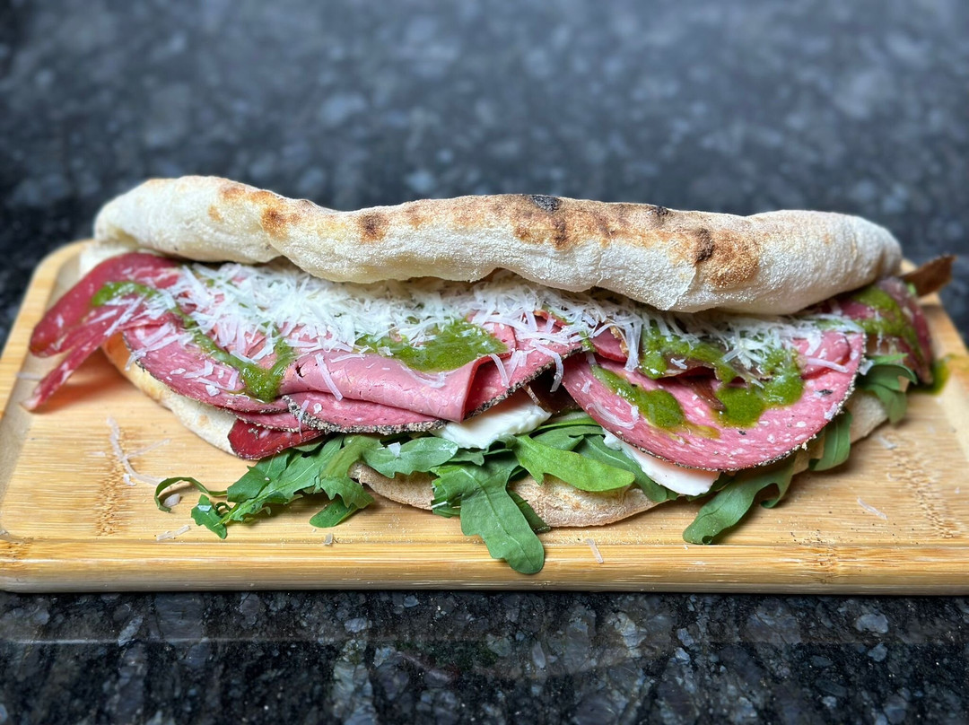 Mamma Mia Pizza Cafe & Bar