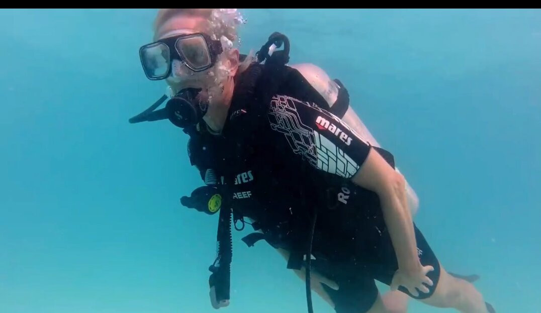 Amphibuzz Dive-Thulusdhoo Island必去景点