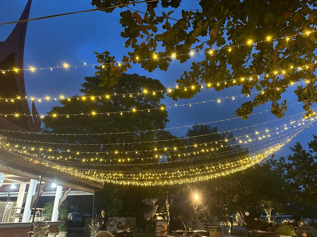 Crocodile Bar & Grill