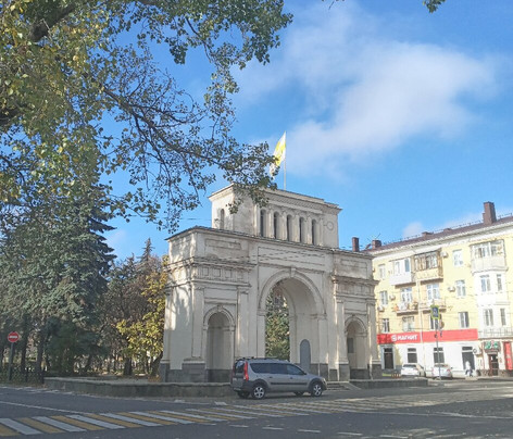 Triumphal Arch Tiflis Gate-Stavropol必去景点