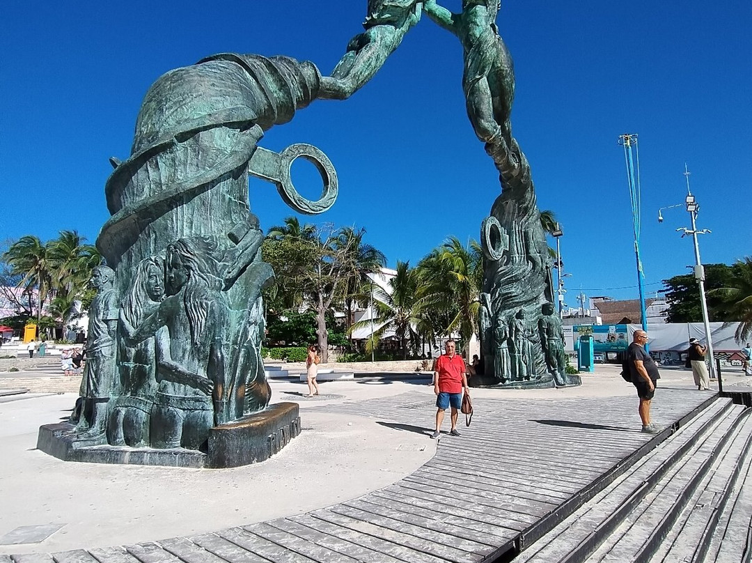 Parque Los Fundadores-普拉亚德尔卡曼必去景点