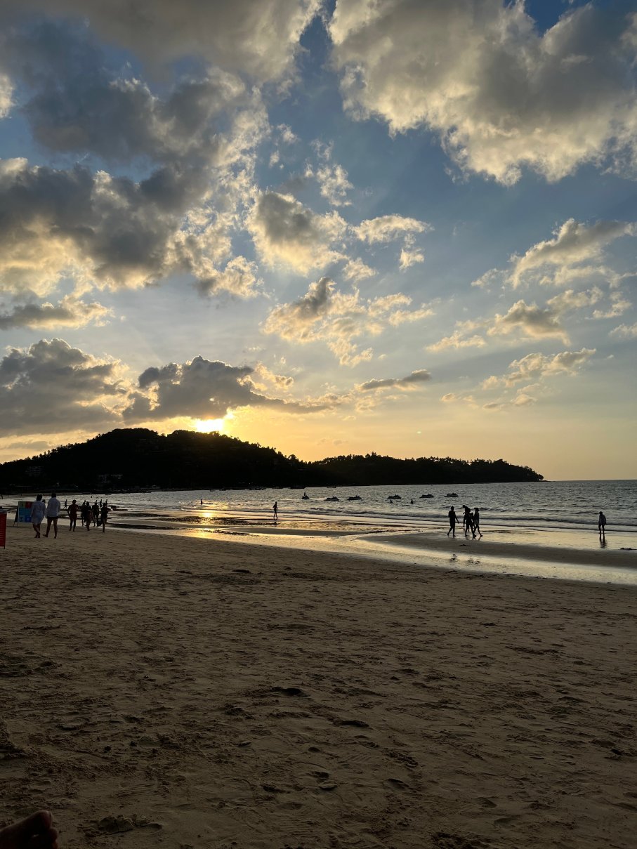 普吉岛阿里纳拉海滩度假村-泳池