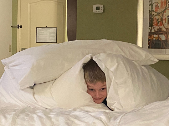 假日智选快捷套房酒店主图