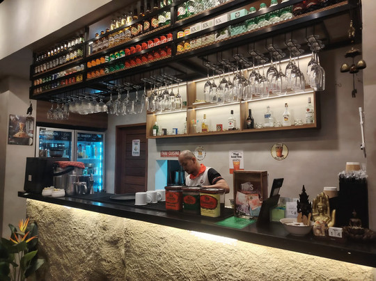 Hot Wok Cafe & Restaurant