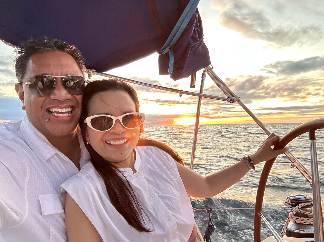 Sunset Sailing By PYCS-Mabini必去景点