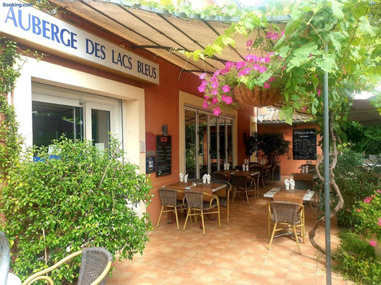 Saint Pierre du Palais酒店住宿-Auberge des Lacs Bleus