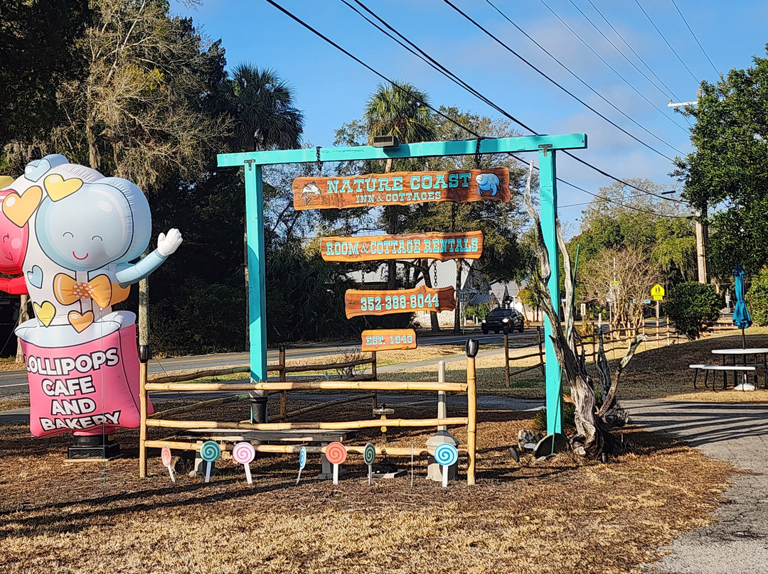 自然海岸的客栈和小屋主图