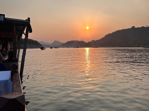 Authentic Laos Travel-琅勃拉邦必去景点
