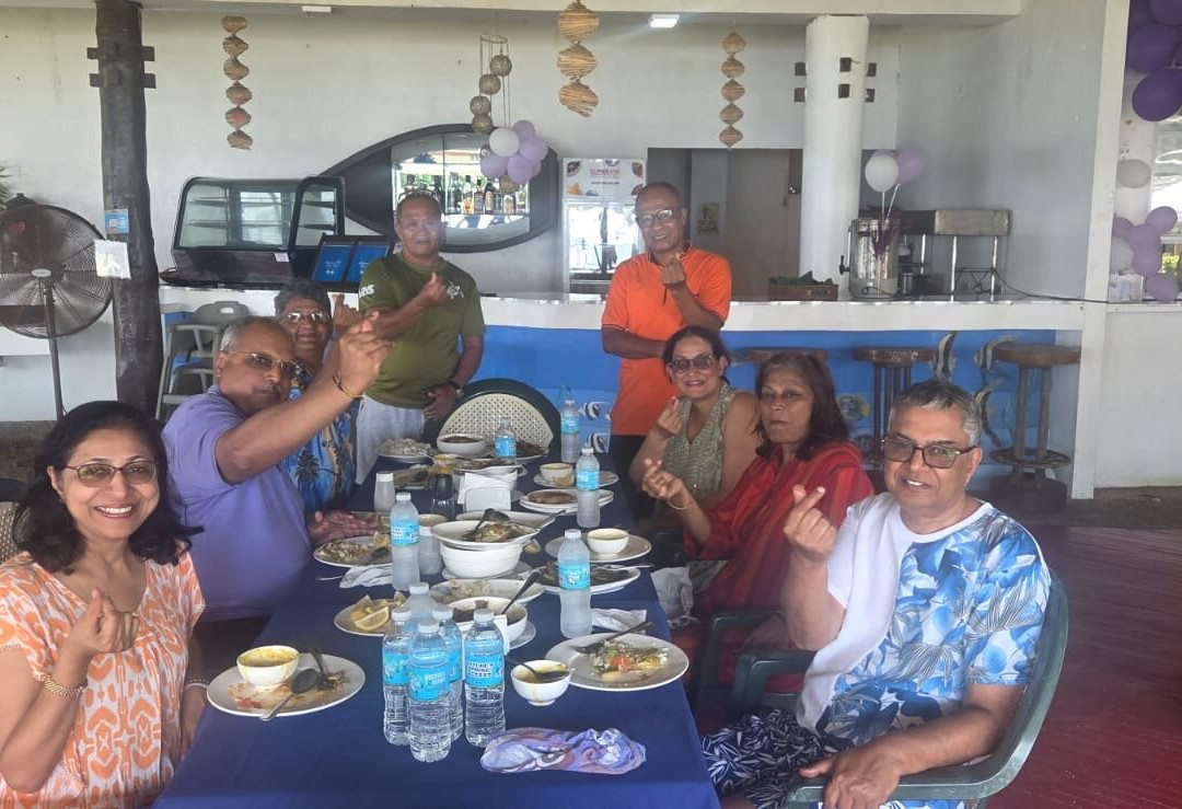 八里卡萨岛潜水度假村主图