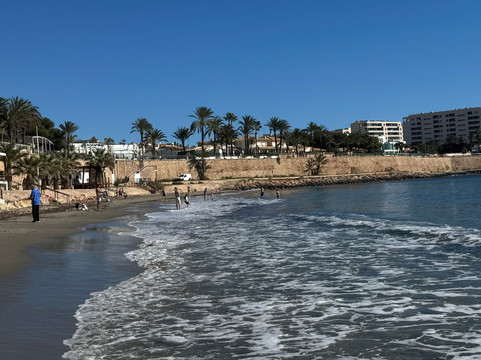 Punta Prima Beach-托雷维耶哈必去景点