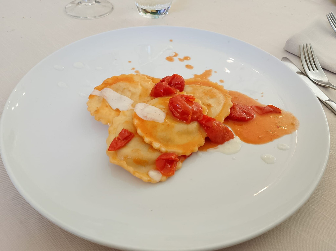 Re Restaurant