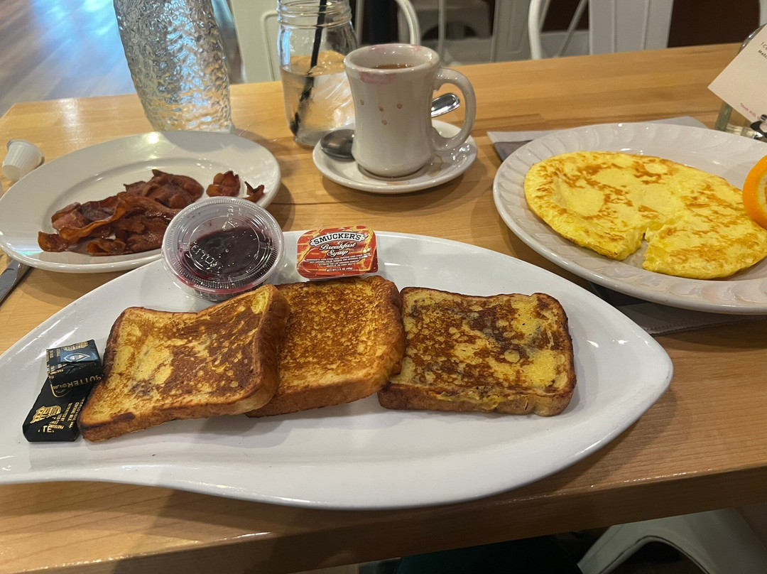 Lucia's Bistro