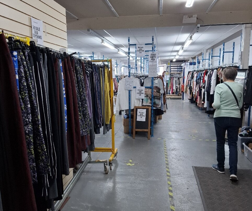 Trafford Ladies Clothing Outlet-欣克利必去景点