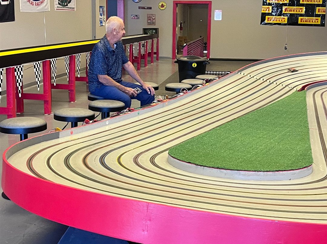 The Checkered Flag Slot Car and RC Complex-塞维尔维尔必去景点