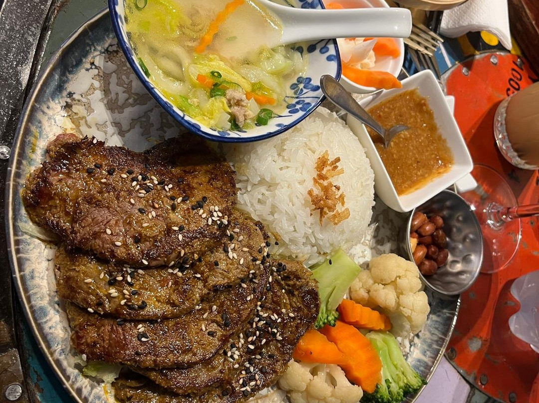 Viet Nam (by Hanoi Station)