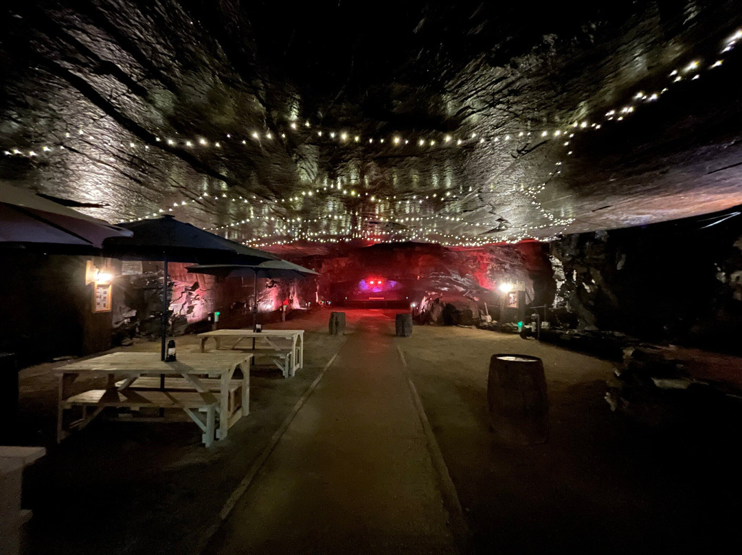Carnglaze Caverns-利斯卡德必去景点