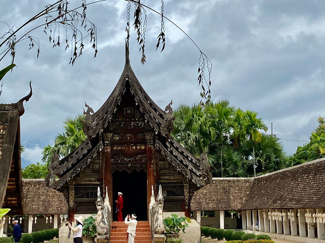Wat Ton Kwen (Wat Intharawat)-限隆必去景点