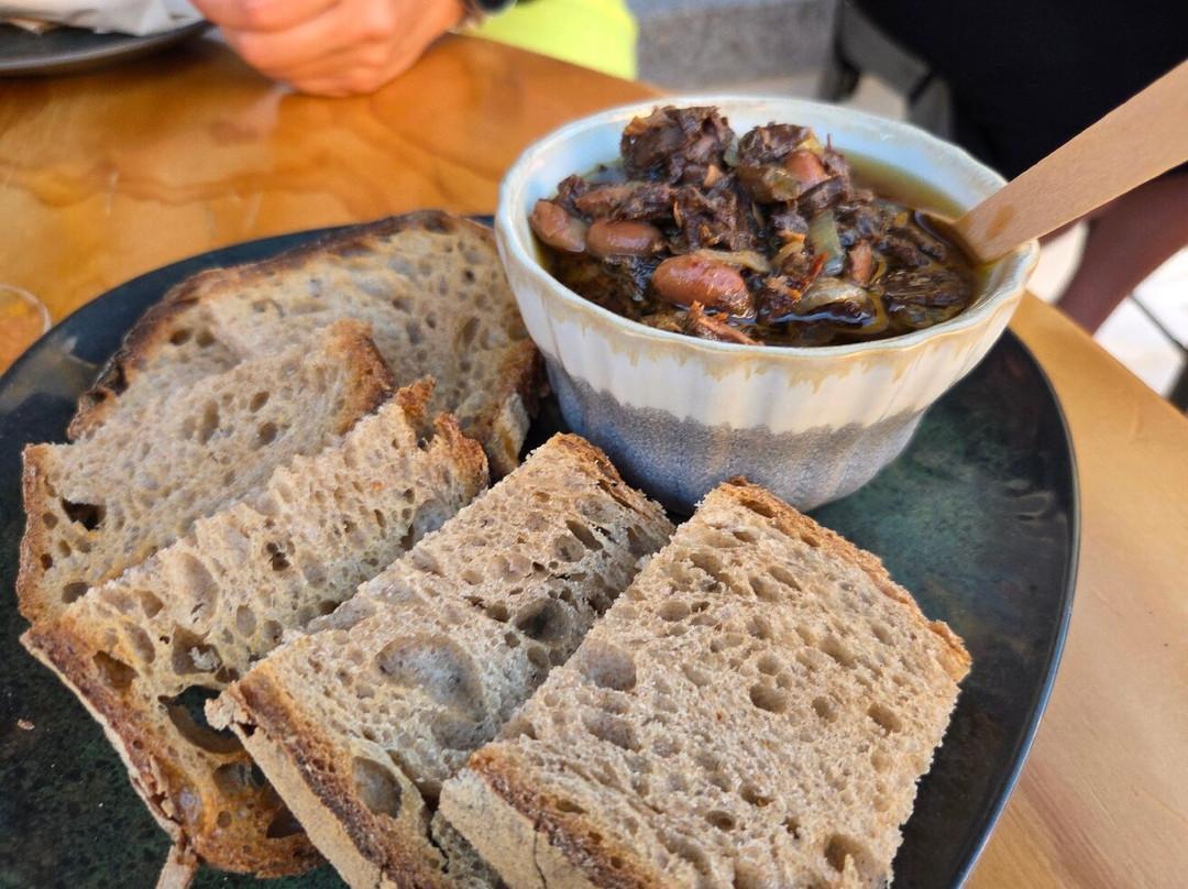 Enoteca La Bottega-圣特雷莎加卢拉必去景点