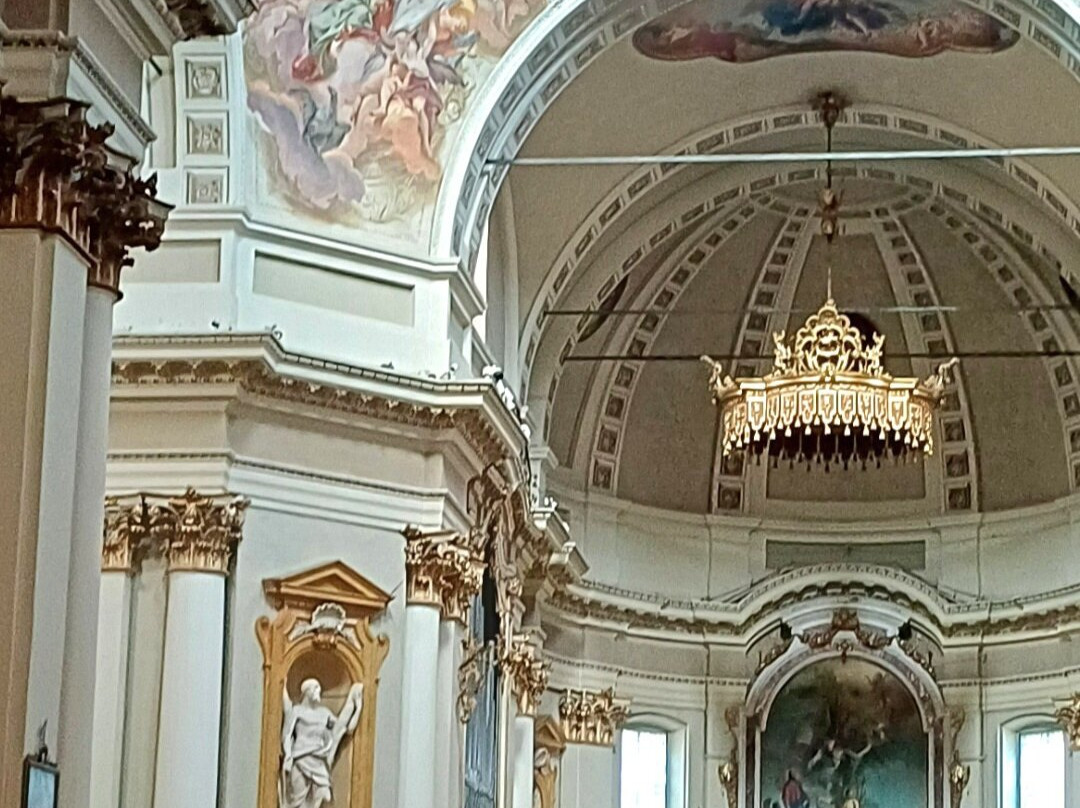 Basilica di San Giovanni-洛纳托德尔加尔达必去景点
