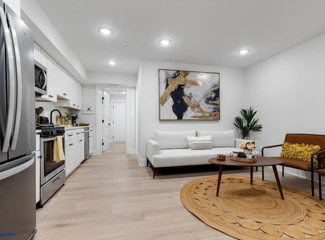 Excellent 2-BR Condo in Hip Area of DC