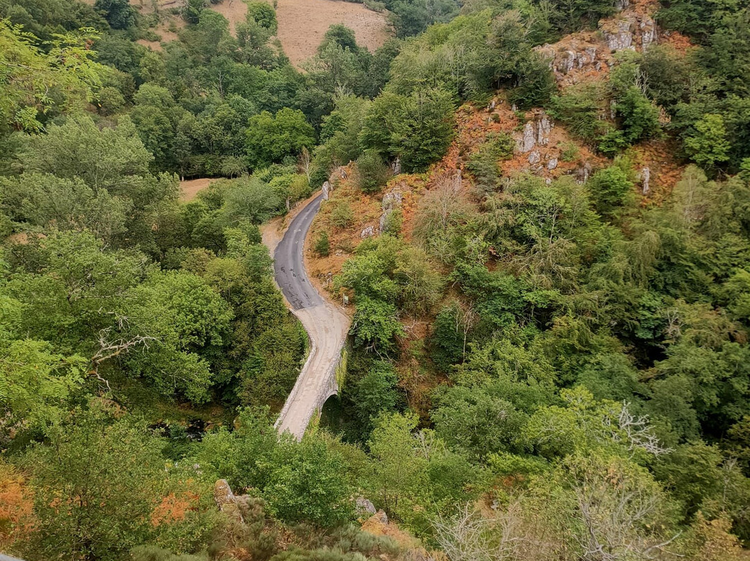 Site de Bes-Bédène-Campouriez必去景点