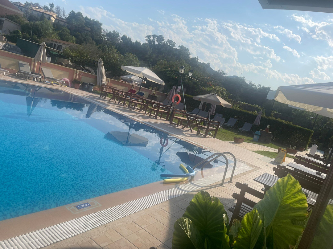 Thomas Bay Hotel主图