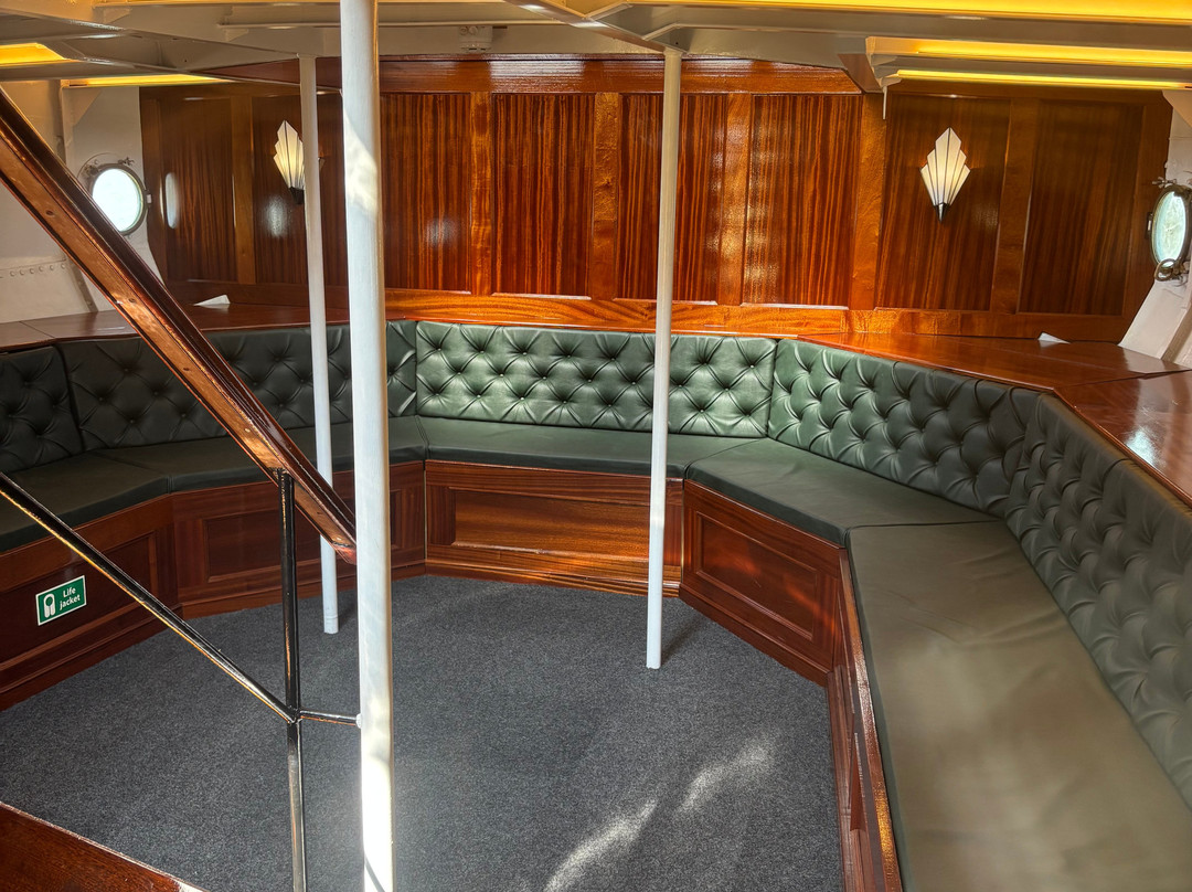 Paddle Steamer Kingswear Castle-达特茅斯必去景点